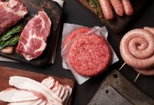 Генетические варианты связаны с повышенным риском развития колоректального рака у людей, которые едят много красного и обработанного мяса.